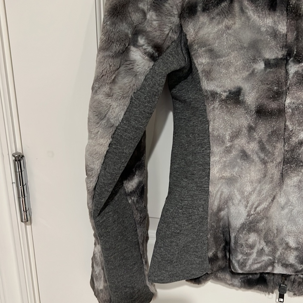 Cabi faux fur bomber jacket - Picture 5 of 5